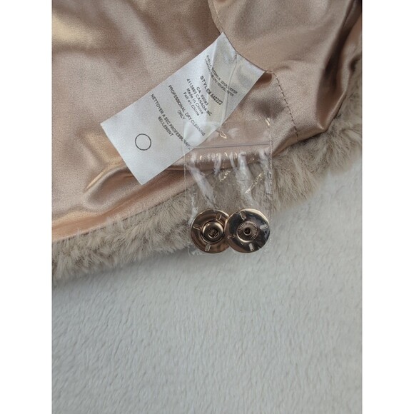 Alison Sheri Faux Fur Coat Jacket Women’s M Camel Colored Soft Shaggy Vogue NWT - Picture 15 of 16